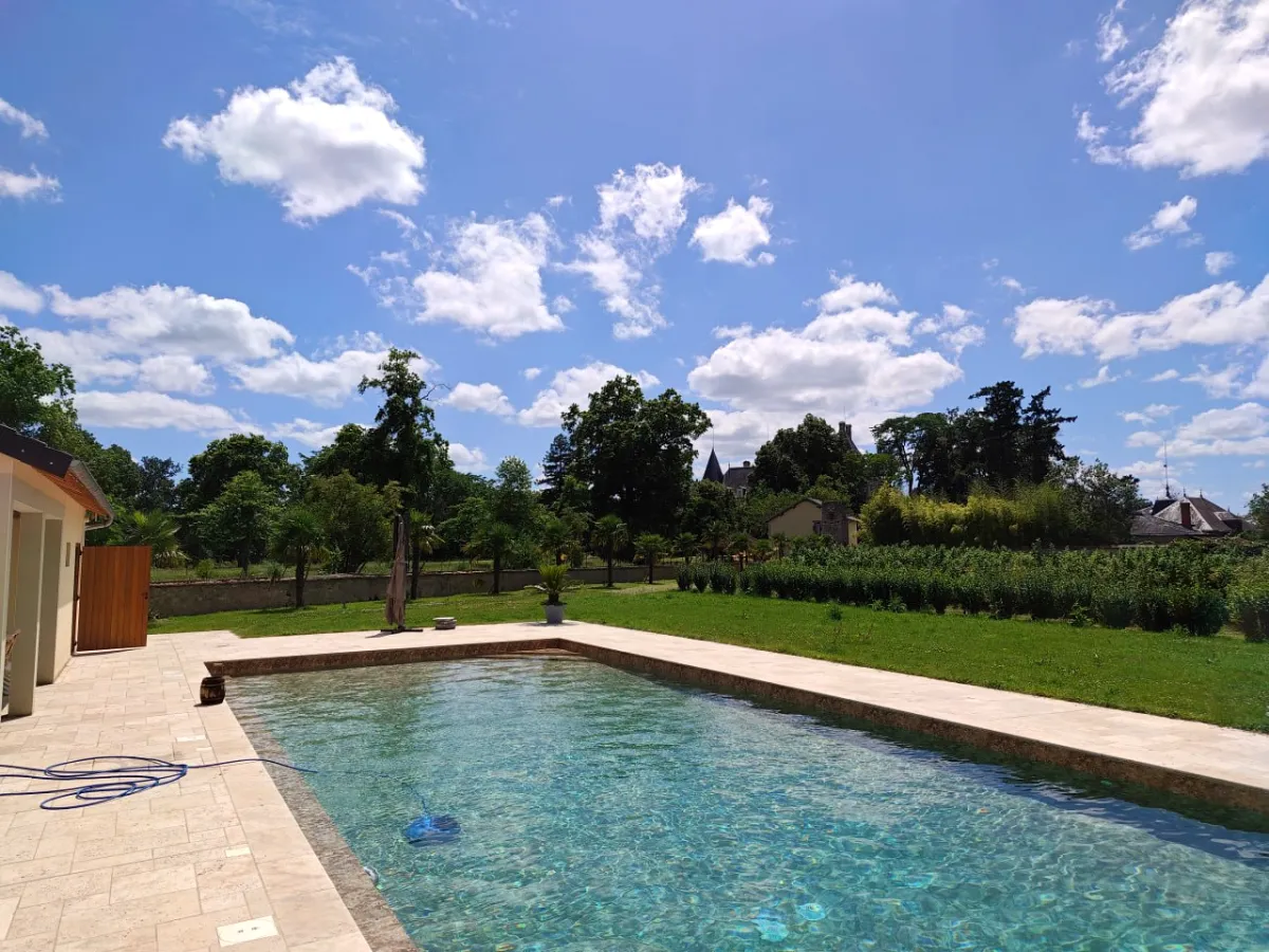 Pool & Garden Lounging